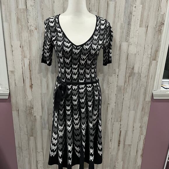 Roz & Ali (Target) Black Chevron Sweater Dress Belted Midi Womens Size Small - Picture 1 of 9